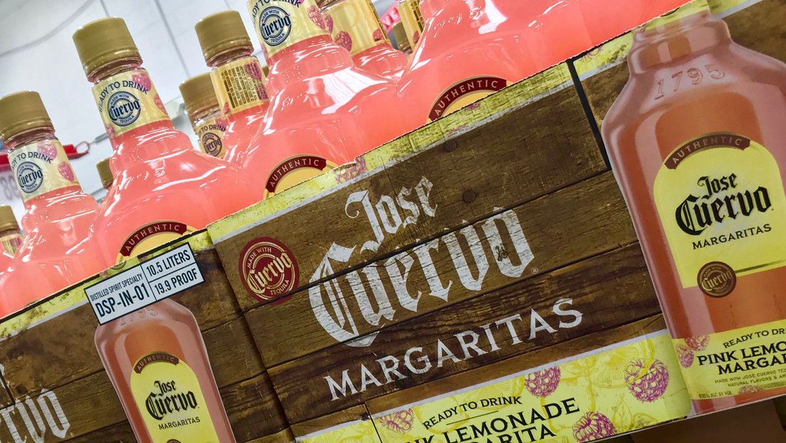 Niña confunde botella de margarita con jugo y emborrachó a sus compañeros